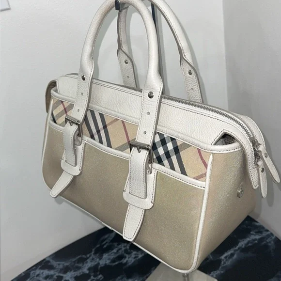 BURBERRY Leather Nylon Canvas Handbag Beige Ivory
Handbag AUTHENTIC - Picture 5 of 16